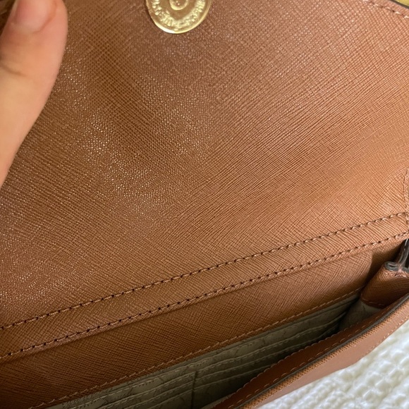 Brown Michael Kors Jet Set Tote - Picture 4 of 5